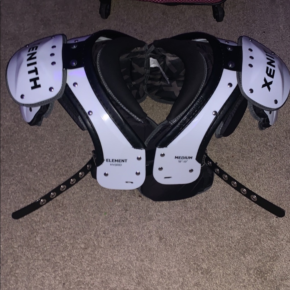 Xenith element hybrid shoulder pads